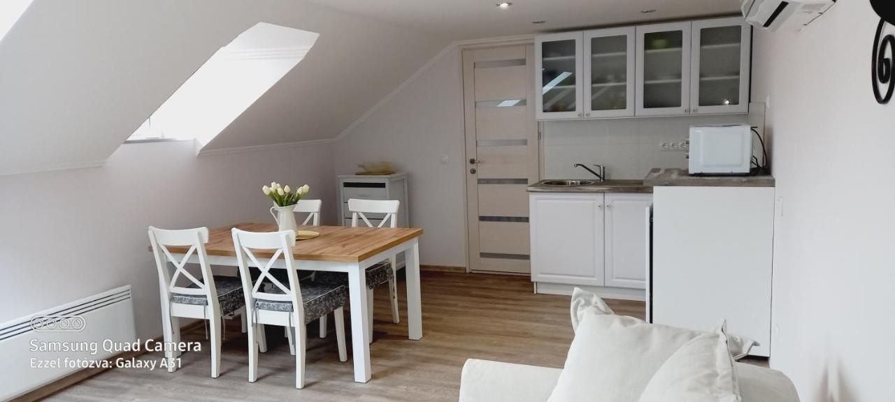 Julia Apartman Eger Ngoại thất bức ảnh