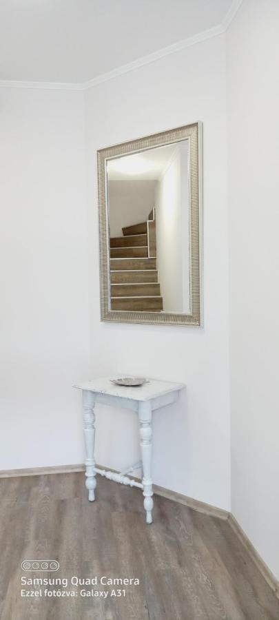 Julia Apartman Eger Ngoại thất bức ảnh