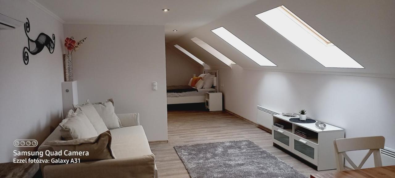 Julia Apartman Eger Ngoại thất bức ảnh